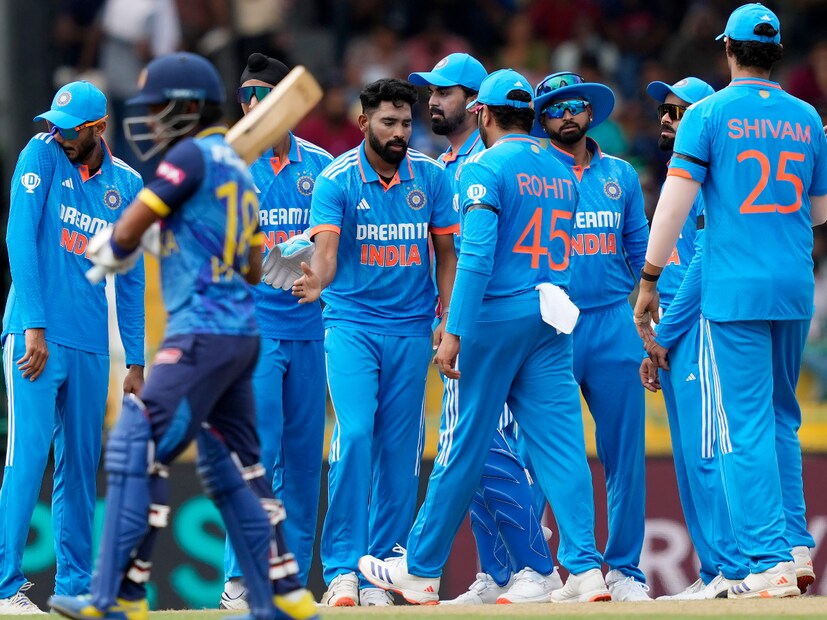 তৃতীয় একদিনের ম্যাচে ভারতের সম্ভাব্য একাদশ: রোহিত শর্মা (অধিনায়ক), শুভমান গিল (সহ অধিনায়ক), বিরাট কোহলি, ঋষভ পন্থ / কেএল রাহুল, শ্রেয়স আইয়ার, রিয়ান পরাগ / শিবম দুবে, ওয়াশিংটন সুন্দর, অক্ষর প্যাটেল, কুলদীপ যাদব, অর্শদীপ সিং, মহম্মদ সিরাজ। 