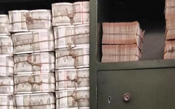 পাহাড়প্রমাণ টাকা! সবচেয়ে বড় IT Raid, ১০ দিনেও টাকা গোনা শেষ হয়নি!কত টাকা উদ্ধার জানেন?