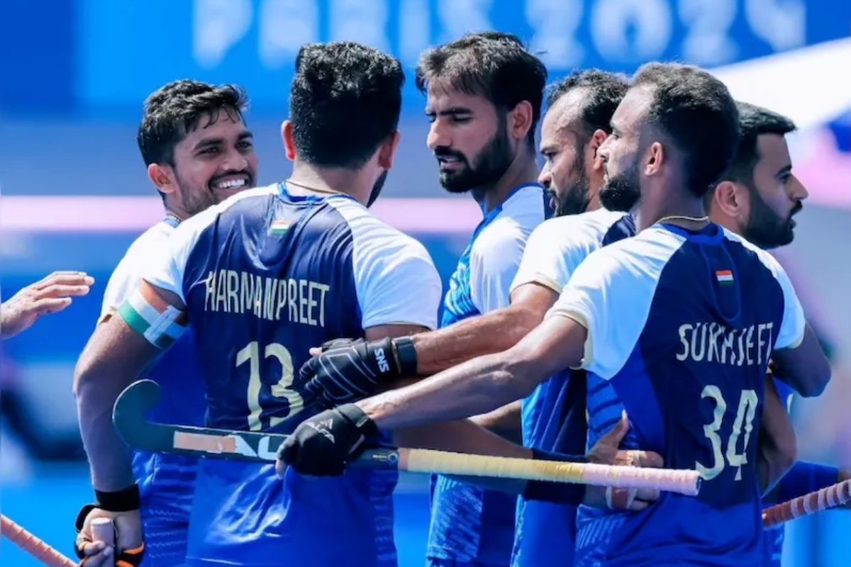 আবার হারল পাকিস্তান! পিছিয়ে পড়েও হকির বড় মঞ্চে দুরমুশ করল ভারত আবার হারল পাকিস্তান! পিছিয়ে পড়েও হকির বড় মঞ্চে দুরমুশ করল ভারত