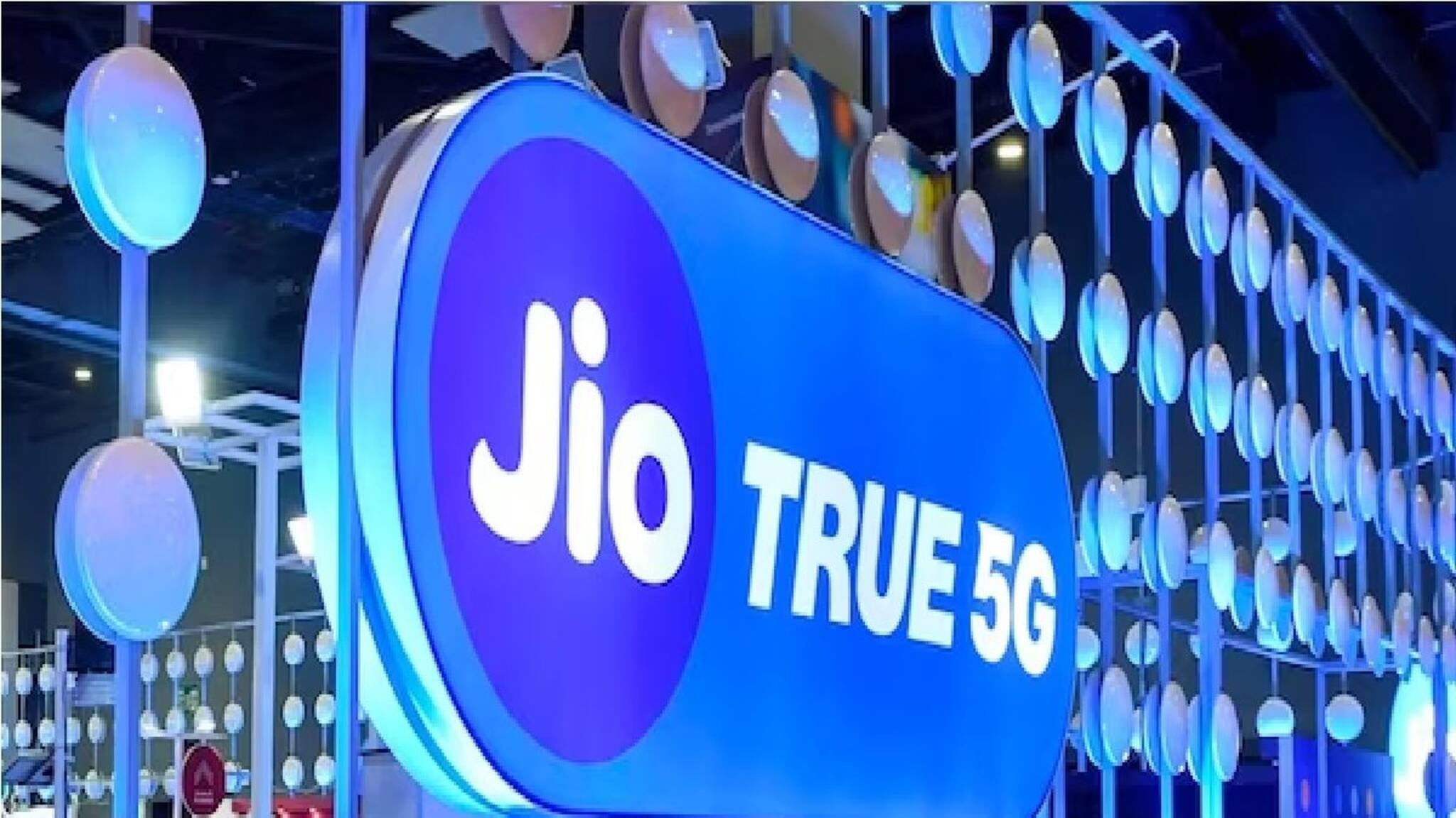 Jio Prepaid Plans: ৭০০ টাকায় দারুণ ৩ সুবিধা! বর্ষপূর্তিতে বড় ছাড় পাবে জিও প্রিপেড ব্যবহারকারীরা
