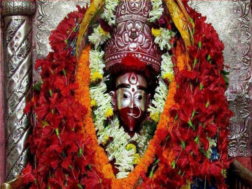 *মা তারারই আরেক নাম কৌশিকী। এই দিনেই দশমহাবিদ্যার অন্যতমা দেবী তারা মর্ত্যধামে আবির্ভূতা হন বলেই বিশ্বাস। এদিনটিতে বীরভূমের তারাপীঠে মা তারার বিশাল পুজো ও উৎসব হয়। ভক্তেরা ছোটেন তারাপীঠে পুণ্যলাভের উদ্দেশ্যে। সংগৃহীত ছবি।