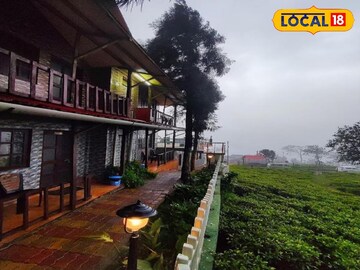 মেঘ হাতে নিয়ে খেলা! এই গ্রামে পাহাড়-জঙ্গল প্রিয় বন্ধু, পুজোর ছুটিতে ঘুরে আসুন