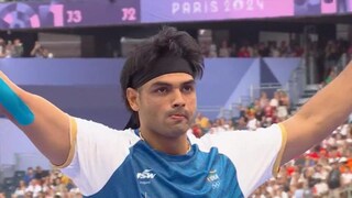 অনেকেই জানেন না এই তথ্য। নীরজের জ্যাভেলিনের ওজন ৮০০ গ্রাম। 