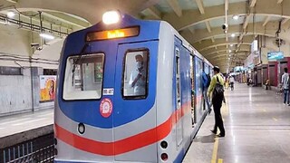 আর হোটেলে পচতে হবে না, দুর্গা পিতুরি লেনের বাসিন্দাদের ধাপে ধাপে বাড়ি ফেরানো শুরু হল... 