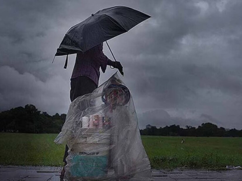 রাজ্যজুড়ে প্রবল ঝড়বৃষ্টির পূর্বাভাস দিয়েছে হাওয়া অফিস। দক্ষিণের বিভিন্ন জায়গাতে ঝড়বৃষ্টির পরিমাণ বাড়বে। বৃষ্টির পরিমাণ বাড়তে পারে জেলা পুরুলিয়ায়। প্রতিদিনই বিক্ষিপ্তভাবেই ঝড়বৃষ্টি হচ্ছে জেলার বিভিন্ন প্রান্তে। (প্রতিবেদন: শর্মিষ্ঠা বন্দ্যোপাধ্যায়)