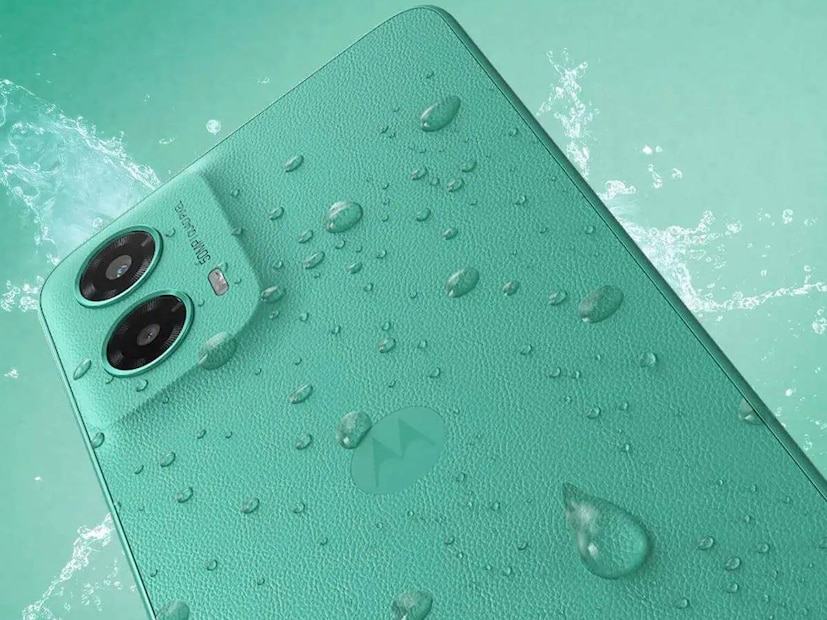 1.Moto G45 ফোনের স্পেসিফিকেশন- Moto G45 5G একটি ৬.৪৫-ইঞ্চির HD+ ডিসপ্লে নিয়ে গর্বিত, যা ১৬০০ x ৭২০ পিক্সেলের রেজোলিউশন এবং ১২০Hz পর্যন্ত রিফ্রেশ রেট দেয়। এটি ৫০০ নিটসের পিক ব্রাইটনেসে পৌঁছাতে পারে এবং কর্নিং গরিলা গ্লাস ৩ দ্বারা সুরক্ষিত।