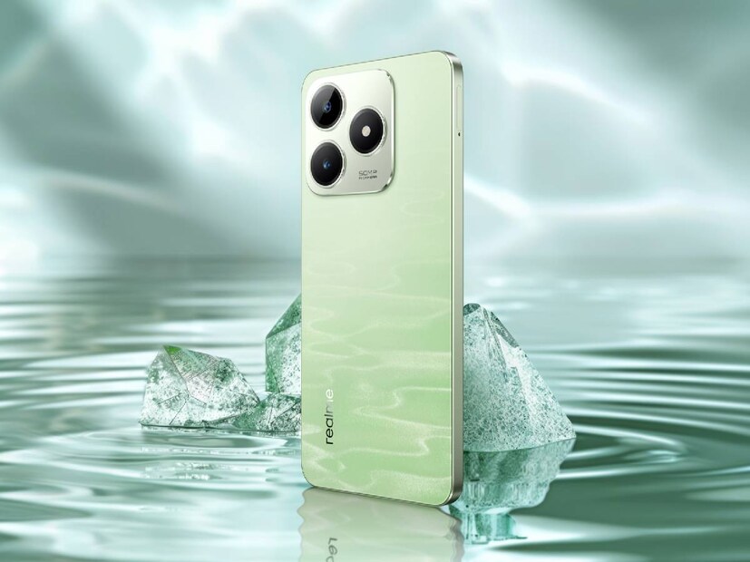 Realme C63 একটি ৫০০০mAh (সাধারণ) ব্যাটারি সহ ১০W দ্রুত চার্জ সমর্থন করে। এটি Realme UI 5.0 এর উপরে Android ১৪ এ চলে এবং চীনা স্মার্টফোন নির্মাতা ডিভাইসটির সঙ্গে ২ বছরের OS আপডেট এবং ৩ বছরের নিরাপত্তা প্যাচের প্রতিশ্রুতি দিয়েছে।