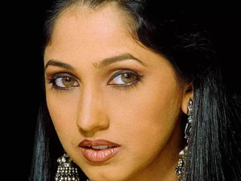 ১৯৯৯ সালে রাজ কৌশলের ছবি ‘প্যায়ার মে কাভি কাভি’ দিয়ে অভিনয়ে হাতেখড়ি হয় রিঙ্কির। কিন্তু ছবিটি বক্স অফিসে তেমন ব্যবসা করতে পারেনি, তবে এর গানগুলো অনেকের পছন্দ হয়। যার কারণে রিঙ্কিও লাইমলাইটে আসেন।