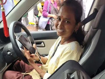 ওলা বুক করতেই গাড়ি নিয়ে এলেন মহিলা চালক; লড়াইয়ের কাহিনি শুনে আবেগপ্রবণ হয়ে পড়লেন যাত্রীও (Photo: Facebook/Ojas Desai)