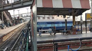 পড়শি রাজ্যে ট্রেন ধরতে গিয়ে হয়রানির মুখে বাংলার ব্যবসায়ী পড়শি রাজ্যে ট্রেন ধরতে গিয়ে হয়রানির মুখে বাংলার ব্যবসায়ী