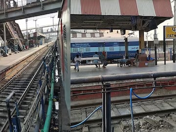 পড়শি রাজ্যে ট্রেন ধরতে গিয়ে হয়রানির মুখে বাংলার ব্যবসায়ী