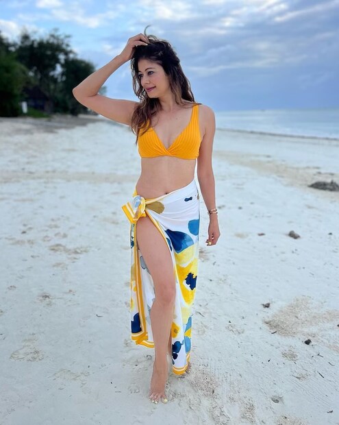 প্রথম ছবিতে দুর্ধর্ষ অভিনয় দিয়ে সকলের নজর কাড়েন পূজা। এরপর ‘ভাই’, ‘হাসিনা মান জায়েগি’, ‘দিল নে ফির ইয়াদ কিয়া’-র মতো ছবিতেও অভিনয় করেছেন তিনি। (Photo-instagram@poojabatra)