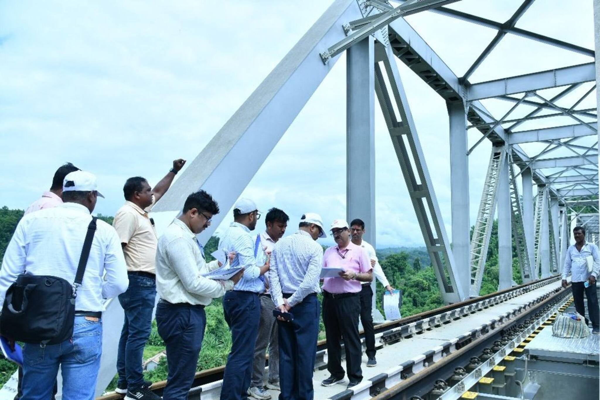 শিয়ালদহ শাখার যাত্রীদের জন্য সুখবর! অবিচ্ছিন্ন পরিষেবা দিতে বড় সিদ্ধান্ত রেলের