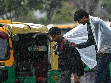 অতি ভারী বৃষ্টির সতর্কতা উত্তরবঙ্গে! মঙ্গলবার থেকে আরও বৃষ্টি বাড়বে দক্ষিণবঙ্গে
