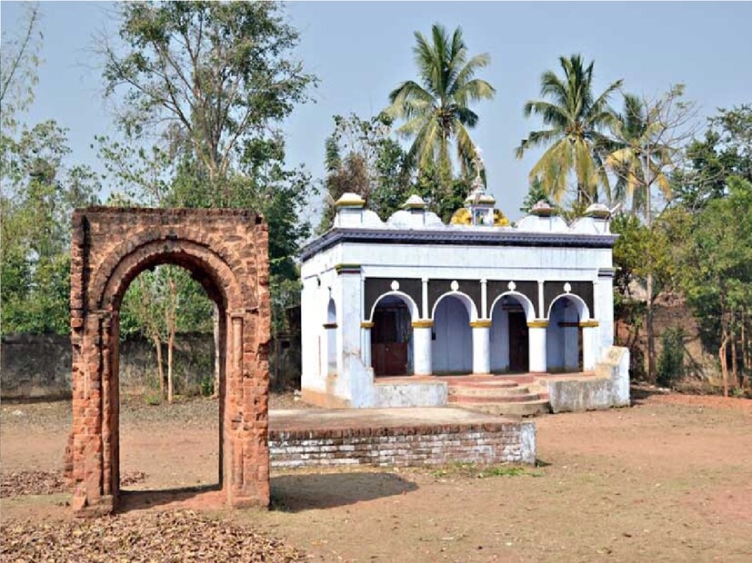 *একদা মহর্ষি দেবেন্দ্রনাথ ঠাকুর এই রাজবাড়িতে আসতেন। বহুবার মহর্ষির উপস্থিতিতে ব্রহ্ম আলোচনাসভা বসেছে এই বাড়িতে। রায়পুর সিংহ পরিবারের দানের জায়গাতেই ধীরে ধীরে শান্তিনিকেতন ব্রহ্ম আশ্রম গড়ে ওঠে। সংগৃহীত ছবি। 