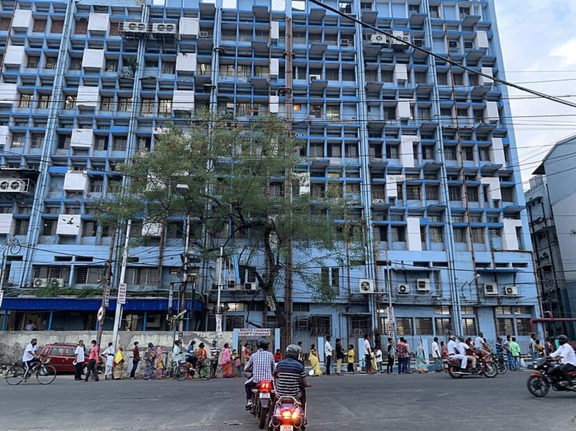 ১৯১৬ সালে আরজি কর হাসপাতাল কলকাতা বিশ্ববিদ্যালয়ের অধীনে ডাক্তারি কোর্স প্রিলিমিনারি সাইন্টিফক এমবি কোর্স শুরু করে। ১৯১৯ সালে আরজি করে এমবি স্তরে পড়াশোনা শুরু হয়।