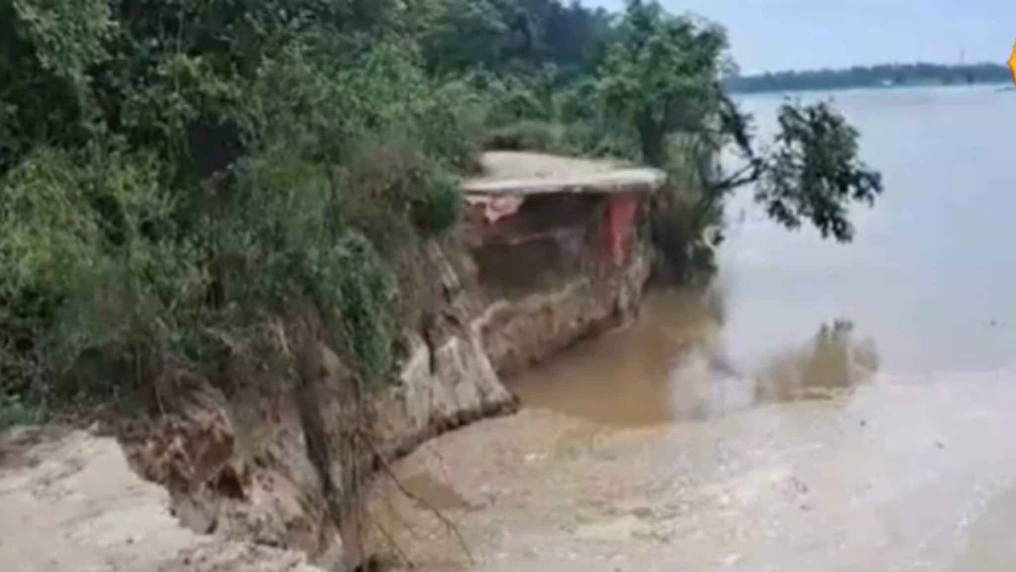 বৃষ্টি থামতেই নতুন আতঙ্ক! প্রহর গুনছে স্থানীয় বাসিন্দারা