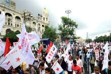 আরজি কর-কাণ্ডে চলছে প্রতিবাদ-লড়াই, লালবাজার অভিযানে সিপিআইএমের ছাত্র-যুব-মহিলারা