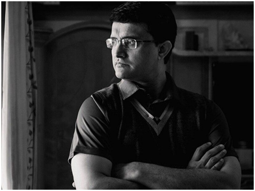 ব্যাপারটা জানাজানি হতেই অ্যাকশন নেওয়া হয়। সৌরভ তার পরই নিজের প্রোফাইলের ছবি বদলে নেন। প্রথমে ভাবা হয়েছিল, মহারাজের প্রোফাইল হ্যাক হয়েছে। তবে পরে জানা যায়, ব্যাপারটা আসলে কোনও ফেক অ্যাকাউন্ট থেকে ঘটছে।