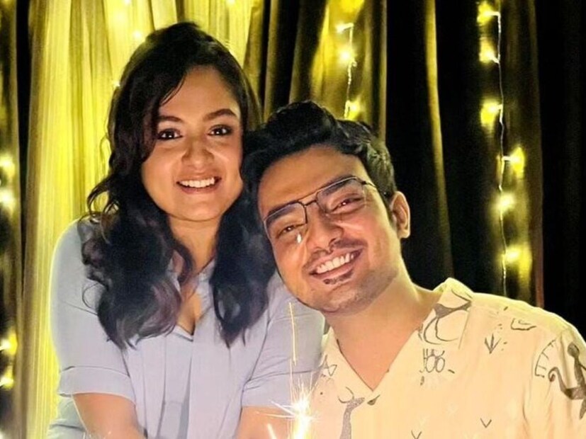 আইনি বিয়ে সারার কয়েক মাস পর থেকেই বারবার শিরোনামে এসেছেন তারকা দম্পতি। আইনি বিয়ের ৯ মাসের মধ্যে একবার ছাদ আলাদা হয়ে যায় টেলিপাড়ার জনপ্রিয় এই জুটির। পাহাড়ে ঘুরতে গিয়ে সব মিটিয়ে আরও একবার কাছাকাছি আসেন তাঁরা। তবে, শেষ রক্ষা হল না।