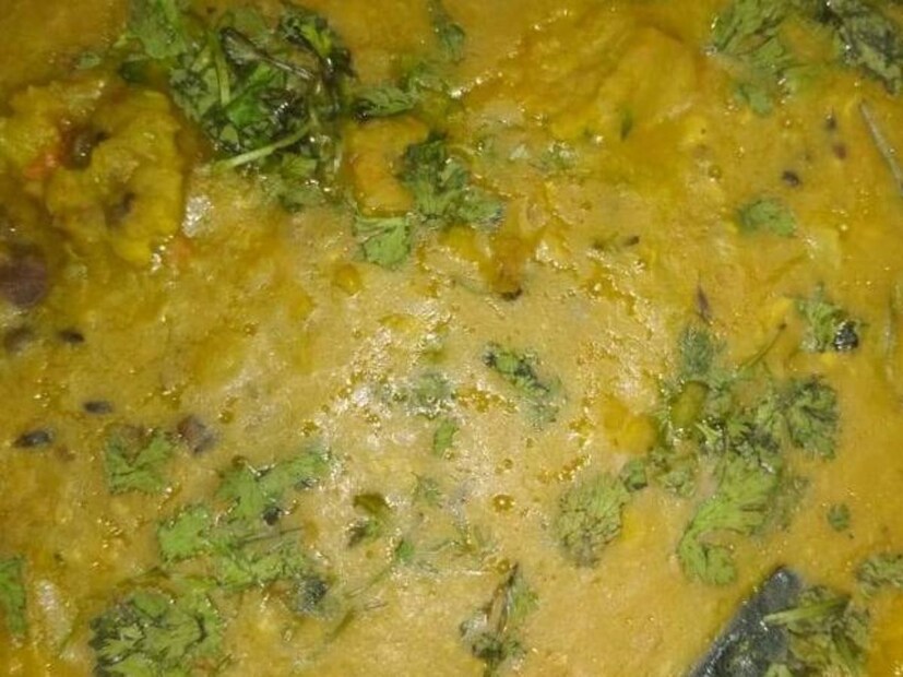 ৩. যাদের কফ এবং পিত্তের সমস্যা আছে তাদেরও পাঁচমেশালি ডাল খাওয়া উচিত। এছাড়া এটি ত্বকের জন্যও স্বাস্থ্যকর। এতে ত্বকের উন্নতি ঘটে। ত্বকের উজ্জ্বলতা দেখা দেয়। কিছু ডালে অ্যান্টি-এজিং প্রপাটিজ থাকে, যা কম বয়সে বার্ধক্যজনিত লক্ষণ থেকে ত্বককে রক্ষা করে।