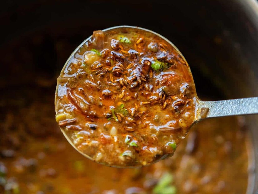 পাঁচমেশালি ডাল খাওয়ার উপকারিতা (Mixed Dal importance)১. এই পাঁচটি ডাল একসঙ্গে মিশিয়ে ডাল তৈরি করে খেলে আপনার শরীরে আশ্চর্য শক্তি পাওয়া যায়। অনেক পুষ্টি একই সঙ্গে শরীরে সরবরাহ করা হয়। আপনি সবকিছু পাবেন - ফাইবার, আয়রন, প্রোটিন। এছাড়া এটি পরিপাকতন্ত্রকে শক্তিশালী রাখে এবং সহজে হজম হয়।