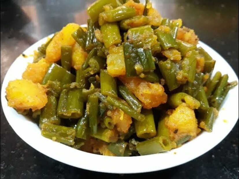 এছাড়াও আমাদের ত্বক শুষ্ক ও প্রাণহীন হওয়ার পরিবর্তে সুন্দর দেখায়। সবুজ পেঁয়াজকলি থেকে ভিটামিন ডি দিয়ে হাড় মজবুত করা যায়। এটি আর্থ্রাইটিস রোগ থেকেও মুক্তি দেয়। (Disclaimer: এই প্রতিবেদনটি কেবলমাত্র সাধারণ তথ্যের জন্য, তাই বিস্তারিত জানতে হলে সর্বদা বিশেষজ্ঞের পরামর্শ নিন।)