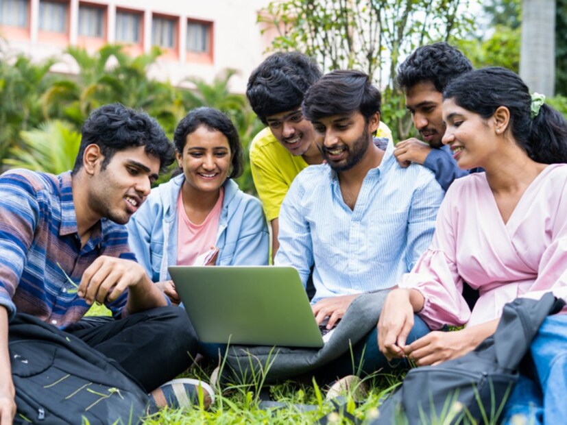 চাকরি পাওয়া সহজ হবেএই কোর্সগুলো করার পর শিক্ষার্থীদের জন্য চাকরি পাওয়া সহজ হয়ে যাবে। তাঁরা বিভিন্ন বিষয়ে দক্ষ হয়ে উঠবেন।