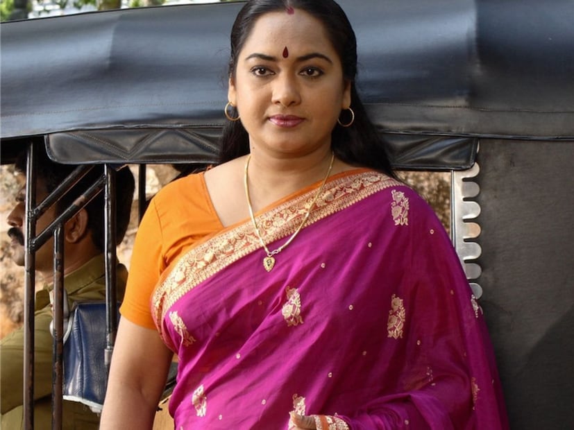এখন অবশ্য প্রয়াত হয়েছেন ওই অভিনেতা। সেই কারণে ঊষা বলেন যে, “কিছু লোক হয়তো বলবে, এখন আমি কেন বিষয়টাকে সামনে আনছি? ওই সময়েই তো আমি আমার প্রতিক্রিয়া জানিয়েছিলাম।” বর্তমানে সেই ঘটনার ভিডিও ছড়িয়ে পড়েছে।