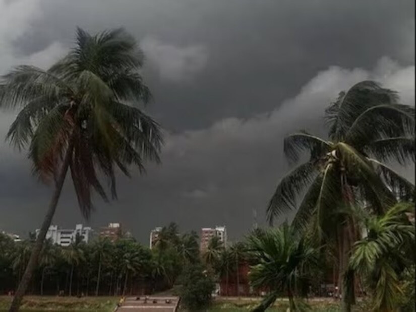 শুক্রবার ভারী বৃষ্টি হতে পারে পশ্চিম বর্ধমান, বীরভূম, পুরুলিয়া এবং মুর্শিদাবাদে৷