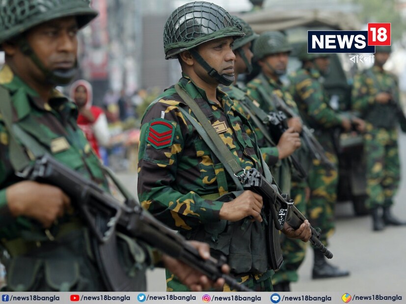 এমনিতেই মায়ানমারের ক্ষমতাসীন জুন্টা সরকার আগেই জানিয়ে দিয়েছিল তারা কোনও রোহিঙ্গা শরণার্থীকে ফেরত নেবে না৷ সেখানে বিদ্রোহী এবং বৌদ্ধ ধর্মাবিলম্বী আরাকানরা তো রোহিঙ্গাদের স্বীকৃতিই দেয় না৷ রবিবার মায়ানমার সেনার কাছ থেকে বাংলাদেশ সীমান্ত লাগোয়া মংডু শহরেরও দখল নিয়ে নেয় আরাকান আর্মি৷ এর ফলে বাংলাদেশ সীমান্ত বরাবর ২৭১ কিলোমিটার এলাকার পুরোটাই তাদের দখলে চলে গেল৷  
