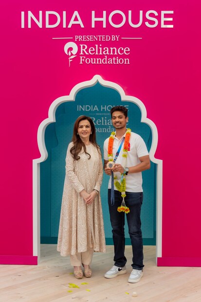 যারা পদক পেলেন না তাদের কৃতিত্ব কিছু কম নয় বলে জানিয়েছেন নীতা আম্বানি। তিনি বলেছেন,&quot;মেডেল এবং রেকর্ডের বাইরে, খেলাধুলা হল মানুষের চেতনা, চরিত্রের, কঠোর পরিশ্রমের, সমস্ত প্রতিকূলতার মোকাবিলা করার এবং কখনও হাল না ছেড়ে দেওয়ার ক্ষমতার উদযাপন। আমাদের প্রত্যেক ক্রীড়াবিদ প্যারিসে সেই চেতনা দেখিয়েছেন। আপনারা সকলেই চ্যাম্পিয়ন।&quot;