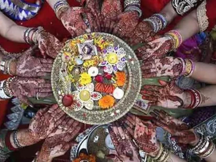 শ্রাবণের শুক্লাপক্ষের তৃতীয়া তিথিতে পালিত হয় হরিয়ালী তীজ৷ কথিত, এই তিথি পালন করলে সোহাগে সম্পদে ভরে উঠবে সংসার৷