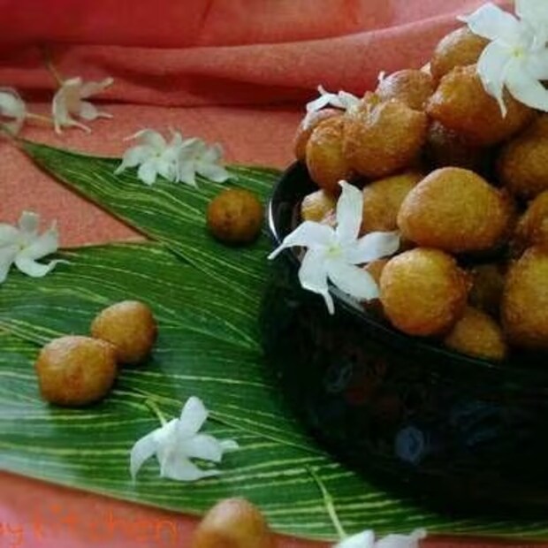 একসঙ্গে বেশি তালের বড়া খাবেন না। নিয়ন্ত্রিত পরিমাণে তালের বড়া খান ব্লাড সুগার রোগীরা। এতে স্বাদ ও স্বাস্থ্য-দুই-ই বজায় থাকবে। 