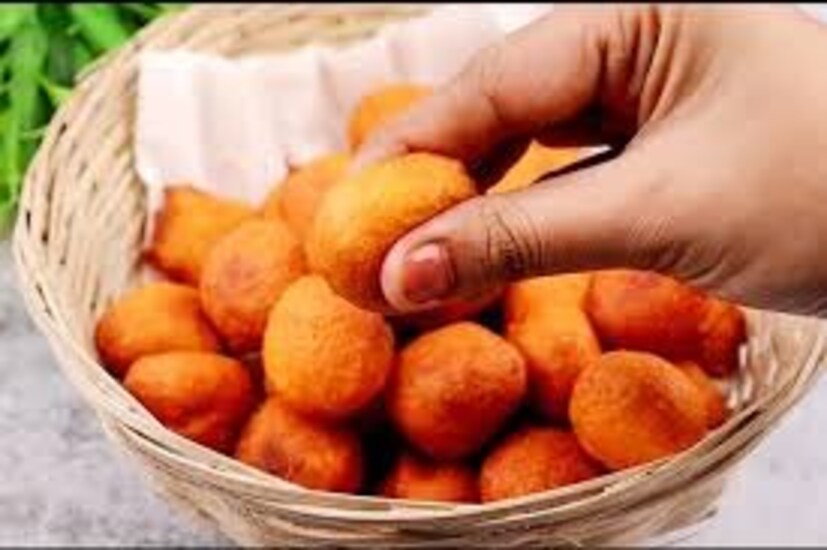 গরমে আম যেমন নিয়ন্ত্রিত হারে খান, শ্রাবণ ভাদ্রে ব্লাড সুগার রোগীরা তালও খান বুঝে শুনে। ডাক্তার বা ডায়েটিশিয়ানের পরামর্শ অবশ্য নিন। চেষ্টা করুন তালের বড়া বা অন্য পদকে ব্লাড সুগার ফ্রেন্ডলি করে বানাতে।