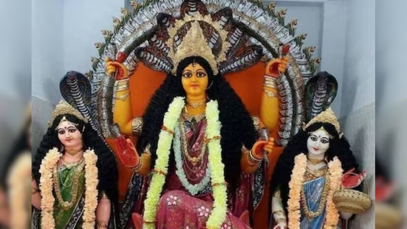  এ বছর শ্রাবণ সংক্রান্তি পড়েছে শনিবার, ১৭ অগাস্ট। মনে করা হয় তাঁর পুজো করলে সংসারে সুখ সমৃদ্ধি ও শান্তি বজায় থাকে। কী কী করা হবে তাঁর পুজোয়, জানুন। বলছেন জ্যোতিষ বিশারদ নন্দকিশোর মুদগল।
