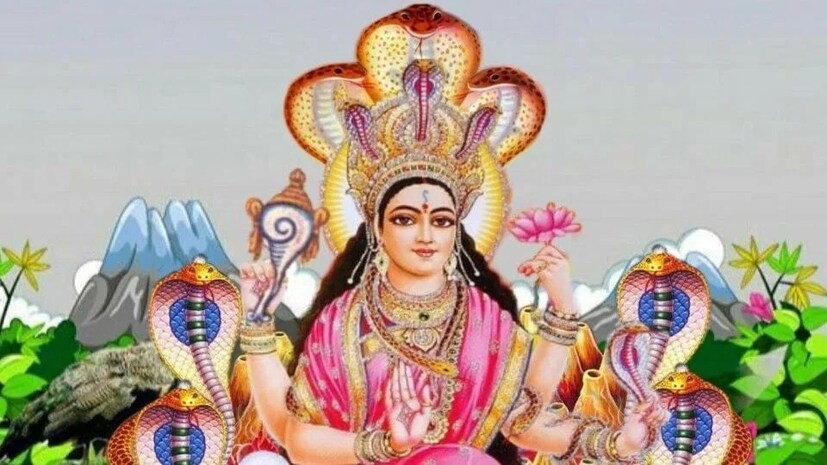 মনসাদেবীর পুজোয় সাদা ও হলুদফুল নিবেদন করাও শুভ বলে মনে করা হয়।পান সুপুরি, দূর্বা ছাড়াও তুলসিপাতা, বেলপাতা প্রয়োজন হয় মনসাদেবীর পুজোয়। পুজোর ঘটে স্থাপন করা হয় আম্রপল্লব।