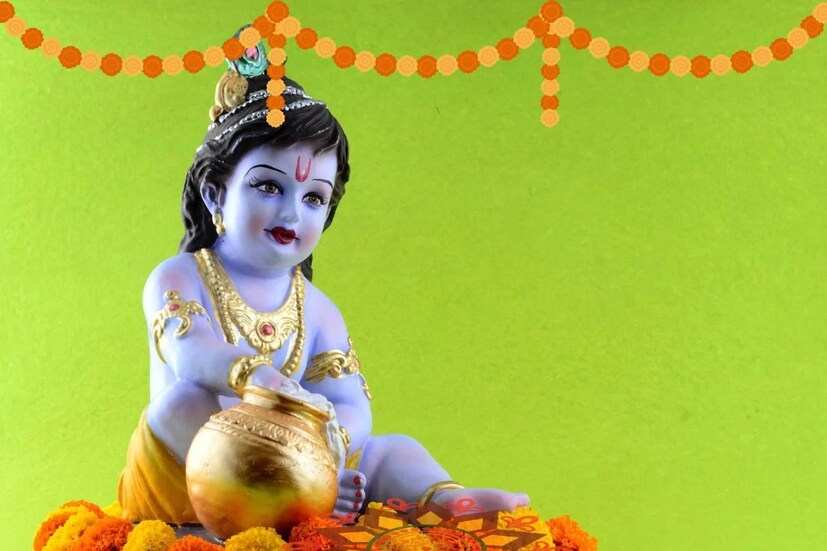  এ বার জন্মাষ্টমীতে নিশীথ পূজার সময় সোমবার রাত ১২.০১ থেকে ১২.৪৫ মিনিট (২৭ অগাস্ট) পর্যন্ত৷ 