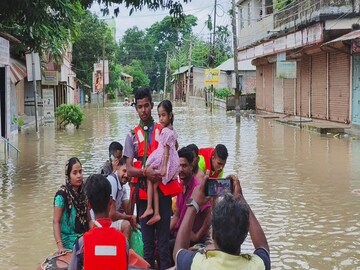 জলমগ্ন হয়ে পড়েছে ত্রিপুরার বিভিন্ন জেলা৷ 