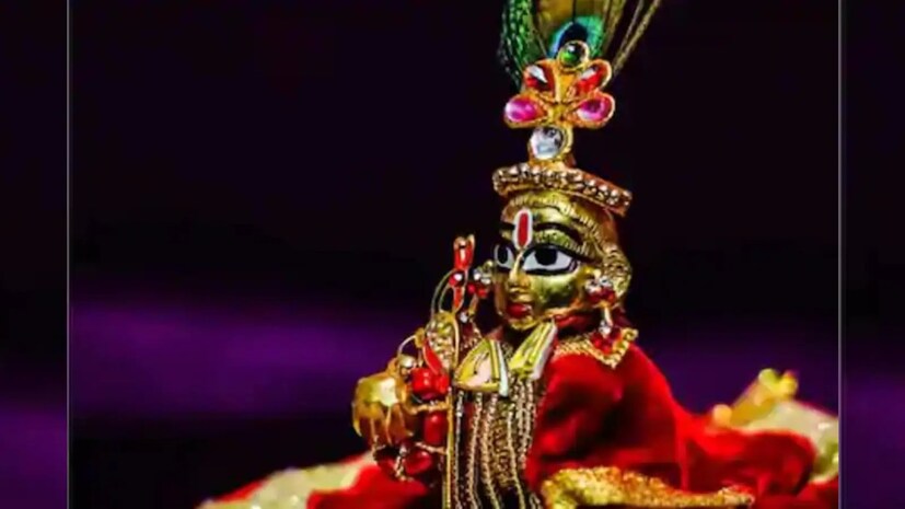 যাঁরা এই ব্রত পালন করেন, তাঁরা জন্মাষ্টমীর আগের দিন থেকেই উদযাপন শুরু করুন৷ নিরামিষ আহার গ্রহণ করুন৷ রান্নায় সাধারণ নুনের বদলে সম্ভব হলে সৈন্ধব নুন ব্যবহার করুন৷