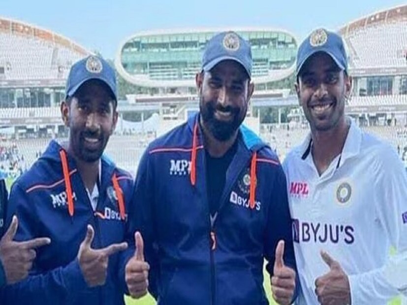 মাঝে ছিল দীর্ঘ বিরতি। ফের বাংলার হয়ে বাইশ গজে দেখা যেতে পারে ঋদ্ধিমান সাহা এবং মহম্মদ শামিকে। আসন্ন ঘরোয়া মরসুমে ৩১ জনের যে প্রাথমিক দল ঘোষণা করেছে সিএবি তাতেই নাম রয়েছে বাংলার এই দুই অভিজ্ঞ ক্রিকেটারের। এছাড়াও এই দলে রয়েছে আরও বেশ কয়েকজন তারকার নাম। তারুণ্য এবং অভিজ্ঞতার মিশেলে শক্তিশালী দল ঘোষণা করেছে সিএবি। ছবি- ফেসবুক