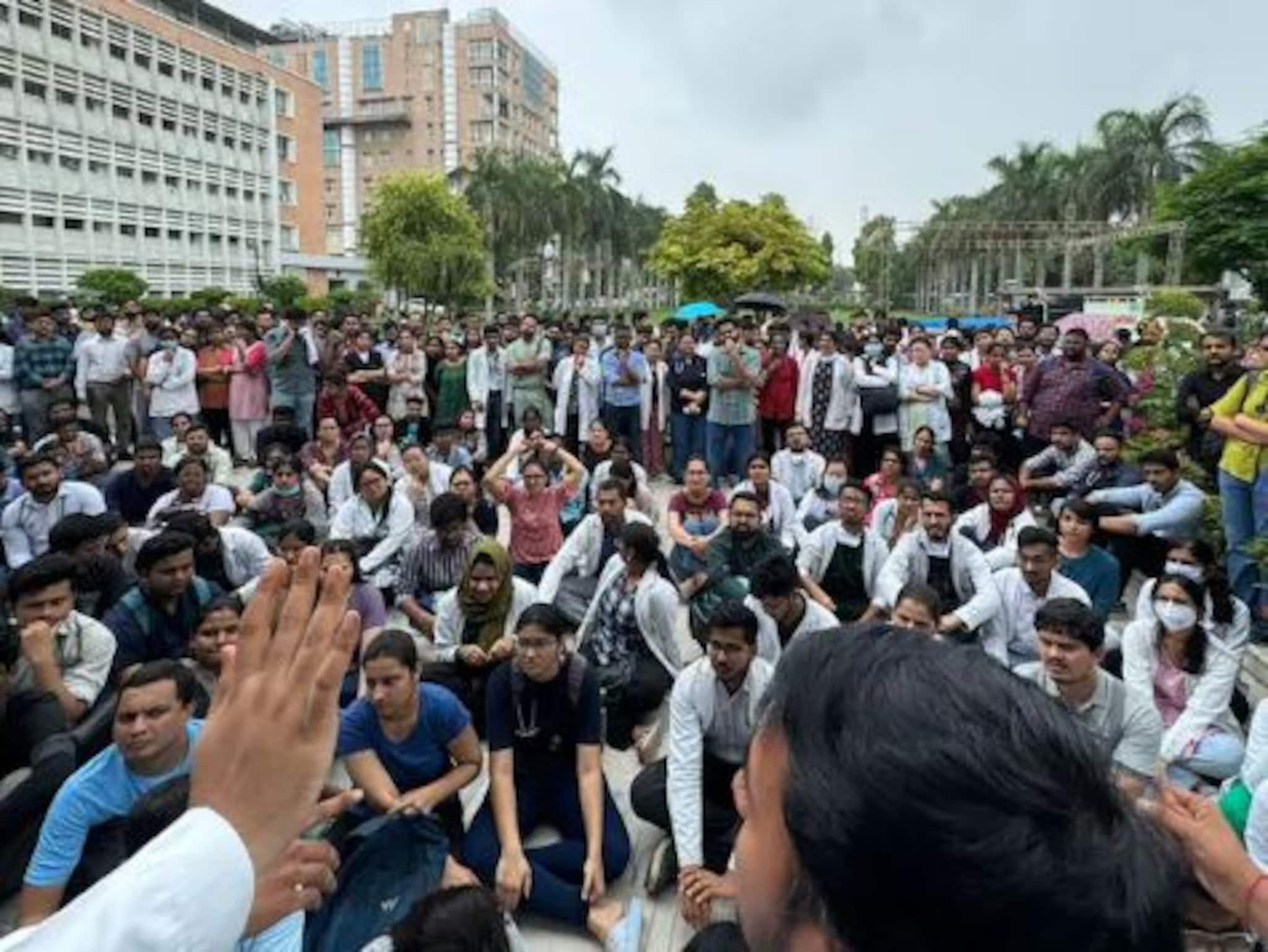 আরজি করের ঘটনার প্রতিবাদে দিল্লি AIIMS-এ কর্মবিরতি