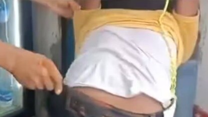 যুবককে নির্যাতনের অভিযোগ। যুবককে নির্যাতনের অভিযোগ।