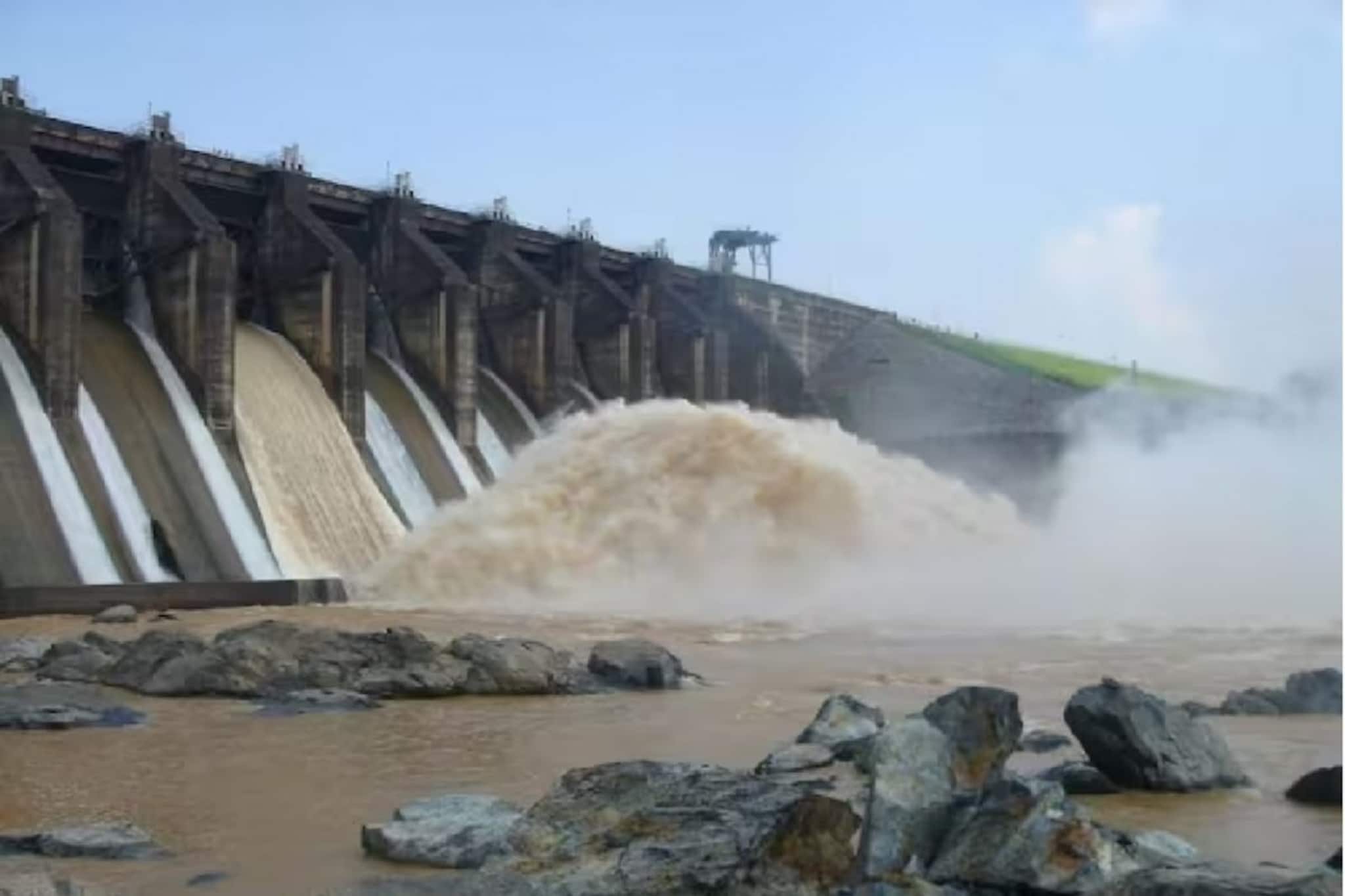 আতঙ্ক শুরু! দুর্গাপুর ব্যারেজের ভয়াল রূপ ভয় ধরাবে! দেখুন ভিডিও