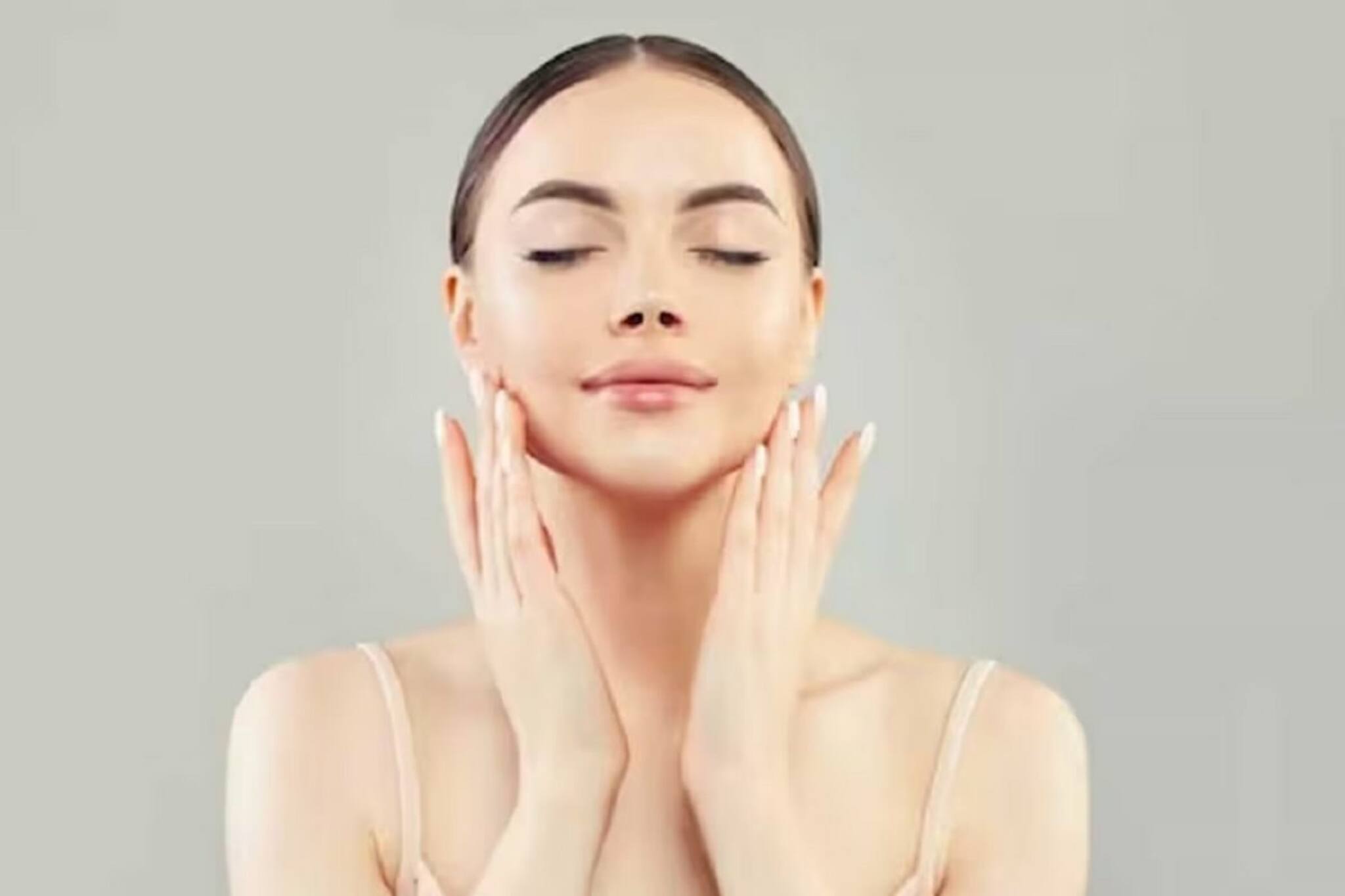 কাঁচের মতো ঝকঝকে ত্বক চাই? মেনে চলুন এই কটা উপায়, তাহলেই কেল্লাফতে