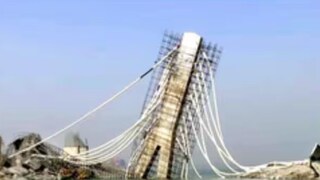 তিন কিলোমিটার, জুড়ে লম্বা এই ব্রিজের নির্মাণকার্য ৯মার্চ ২০১৫ সালে শুরু হয়েছিল৷ (Image: IANS) তিন কিলোমিটার, জুড়ে লম্বা এই ব্রিজের নির্মাণকার্য ৯মার্চ ২০১৫ সালে শুরু হয়েছিল৷ (Image: IANS)