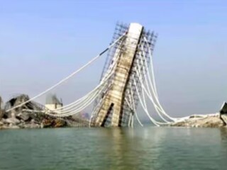 তিন কিলোমিটার, জুড়ে লম্বা এই ব্রিজের নির্মাণকার্য  ৯মার্চ ২০১৫ সালে শুরু হয়েছিল৷ (Image: IANS)