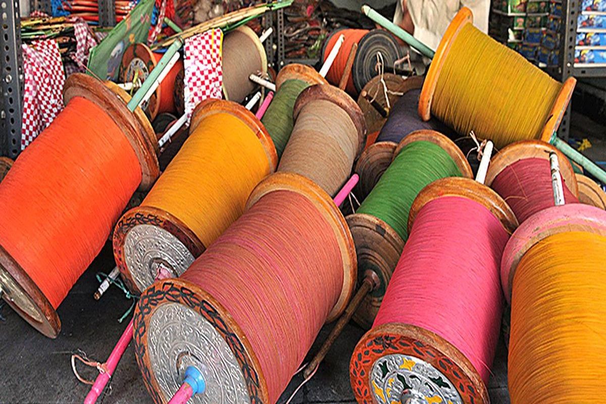 Mpanja Chinese Manja: ঘুড়ি ওড়ানোর চিনা মাঞ্জা সুতোর জন্য রাস্তায় দুর্ঘটনার ...