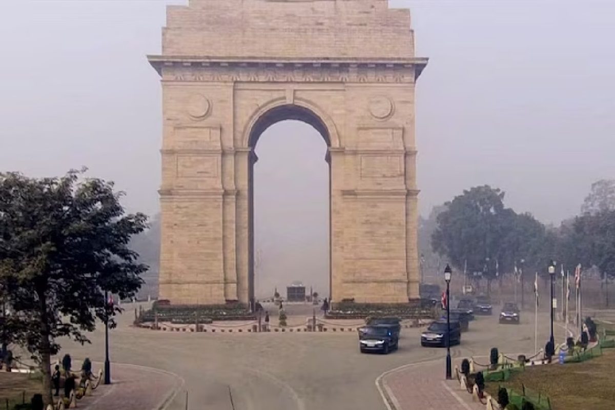 দিল্লিতে লাগামছাড়া দূষণ, রোগীদের জন্য শুরু জরুরি পরিসেবা দিল্লিতে লাগামছাড়া দূষণ, রোগীদের জন্য শুরু জরুরি পরিসেবা