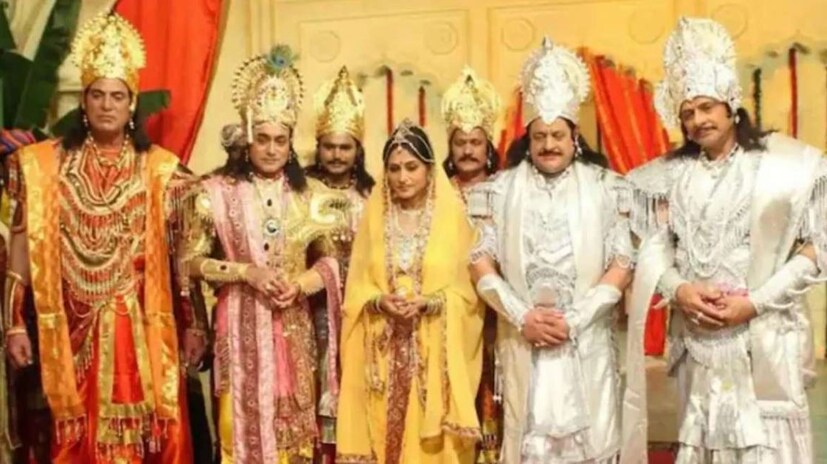 বি আর চোপড়ার তৈরি 'মহাভারত' একটি আইকনিক শো। এই পৌরাণিক ধারাবাহিকে কৌরব এবং পাণ্ডবদের গল্প বলা হয়েছিল৷ যা দর্শকদের কাছে অফুরান ভালবাসা পায়৷ আজও এই ধারাবাহিকের উল্লেখ করা হয়৷ 